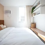 Apt Com Luz Natural E Muito Conforto No Leblon