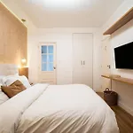 Apt Com Luz Natural E Muito Conforto No Leblon